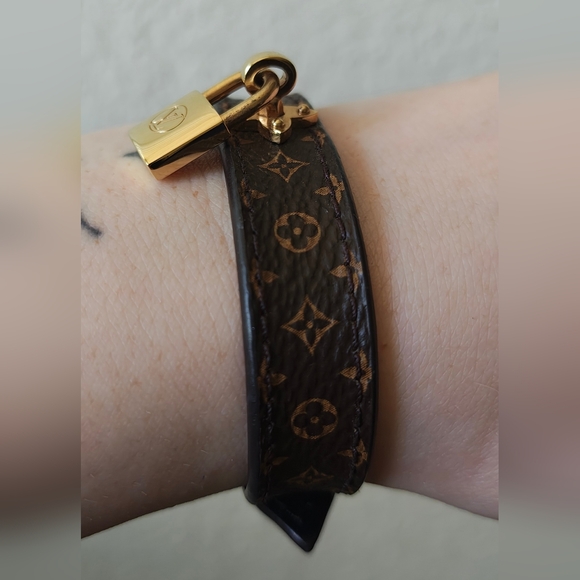 NOT FOR SALE ♠️ - Picture 3 of 10